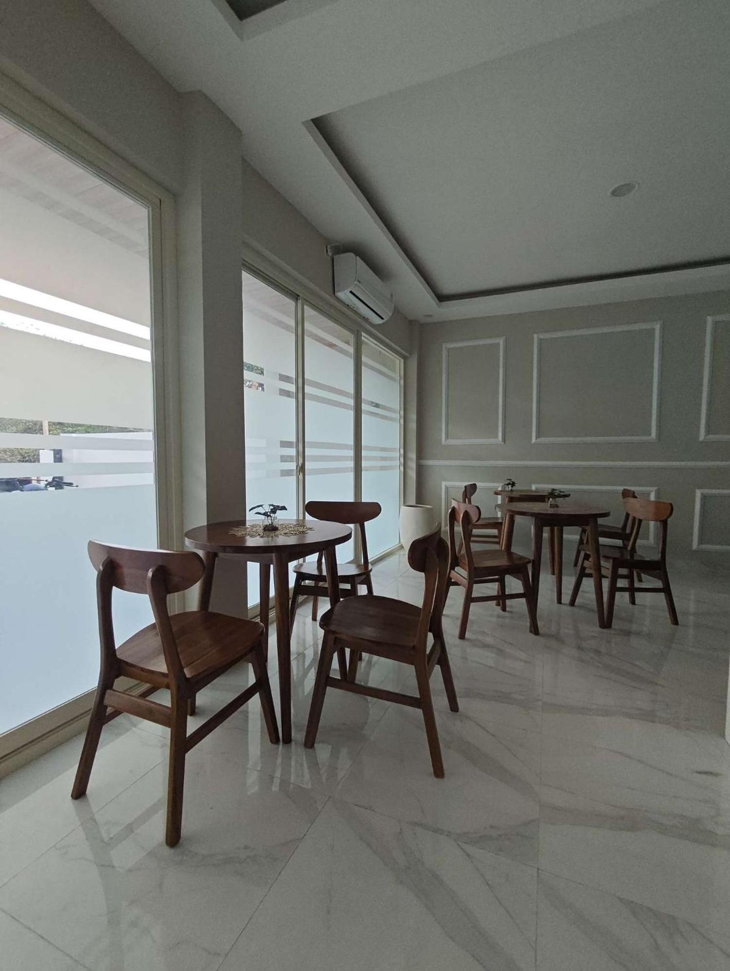 El Nipa Hotel Labuan Bajo Buitenkant foto